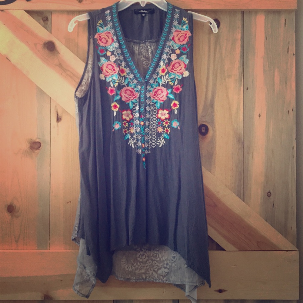 Floral embroidered tank